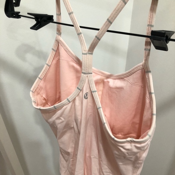 Lulu Lemon Workout top - Picture 2 of 2